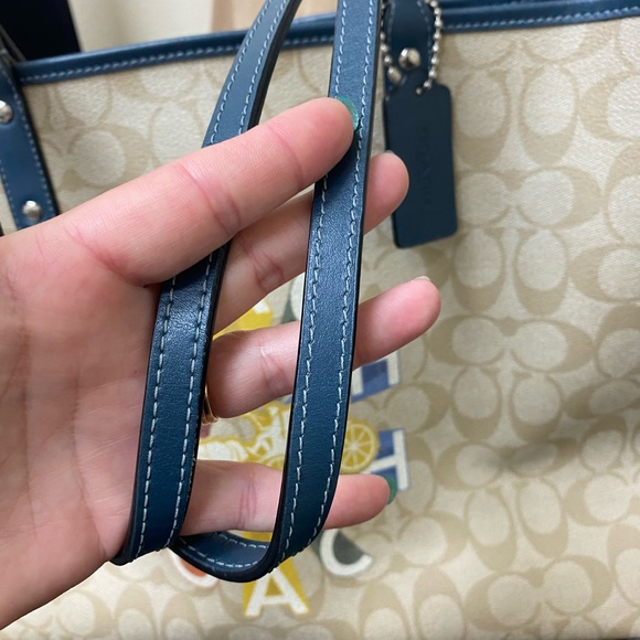 Coach purse - Picture 4 of 4